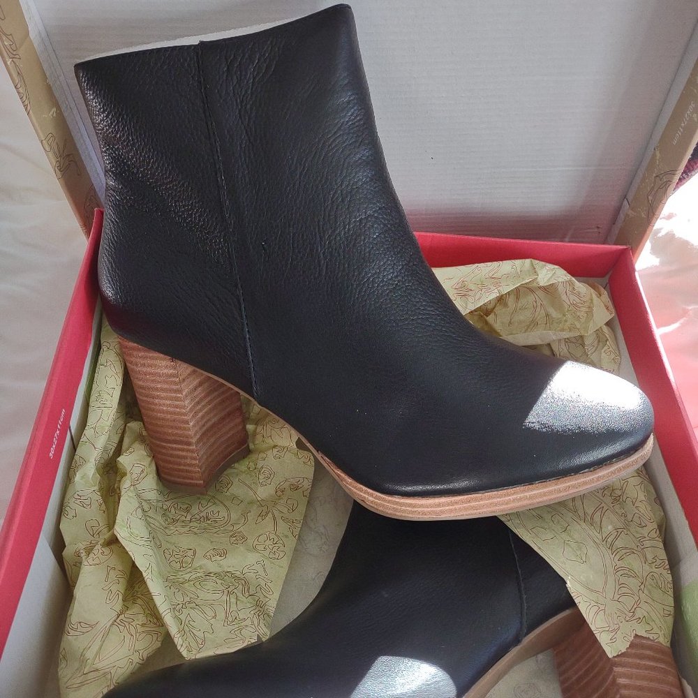 American Rag black boots
